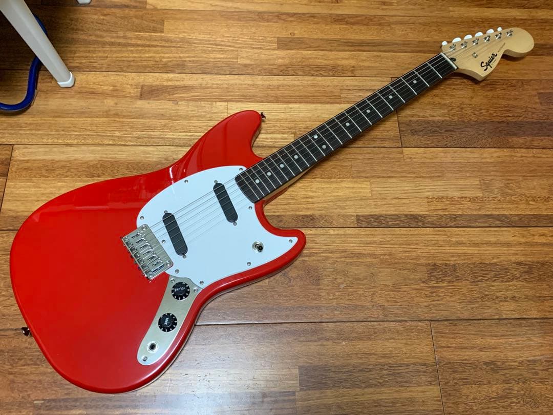 ギター Squier by Fender mustang
