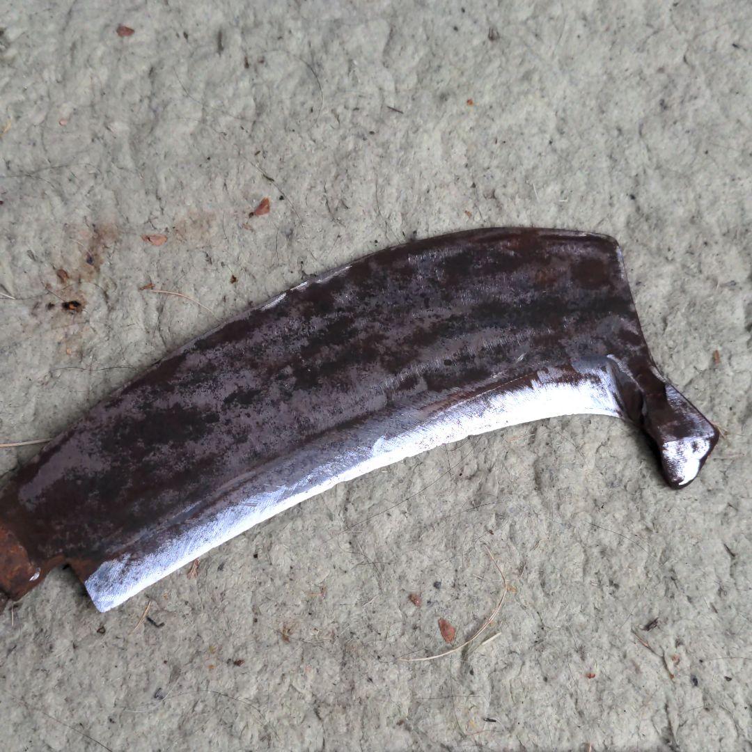 キャンプにねー　ナタ( ꈍᴗꈍ)○勘と有ります、　刃は15cm位です(✿^‿^)