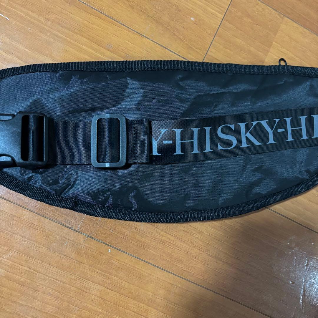 SKY-HI ボディバッグ 八面六臂