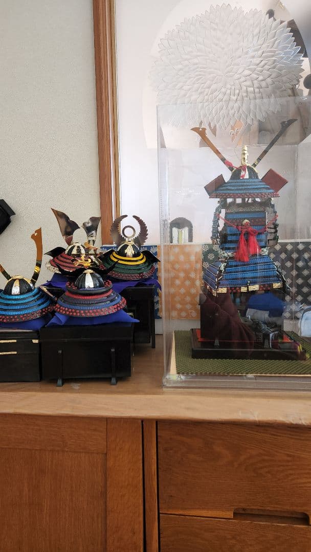 鎧兜飾り のアレンジした鎧1体と兜6体のプラモデルです！特別値引き！