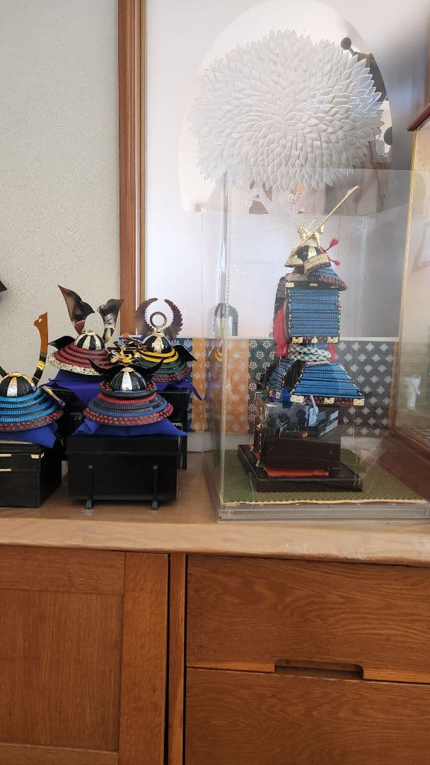 鎧兜飾り のアレンジした鎧1体と兜6体のプラモデルです！特別値引き！