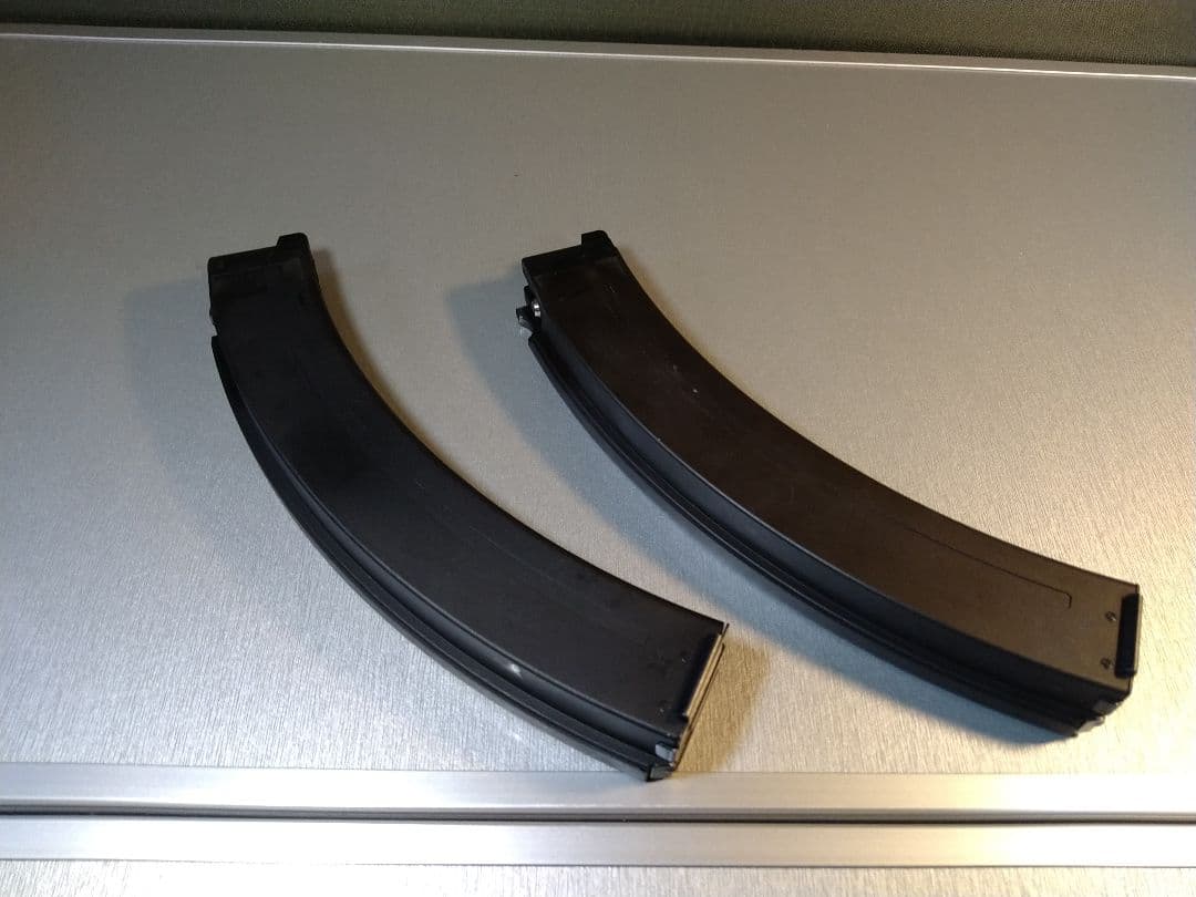 作動快調な美品！KSC スコーピオン　ガスブロ　HW樹脂　40連マガジン２本付！