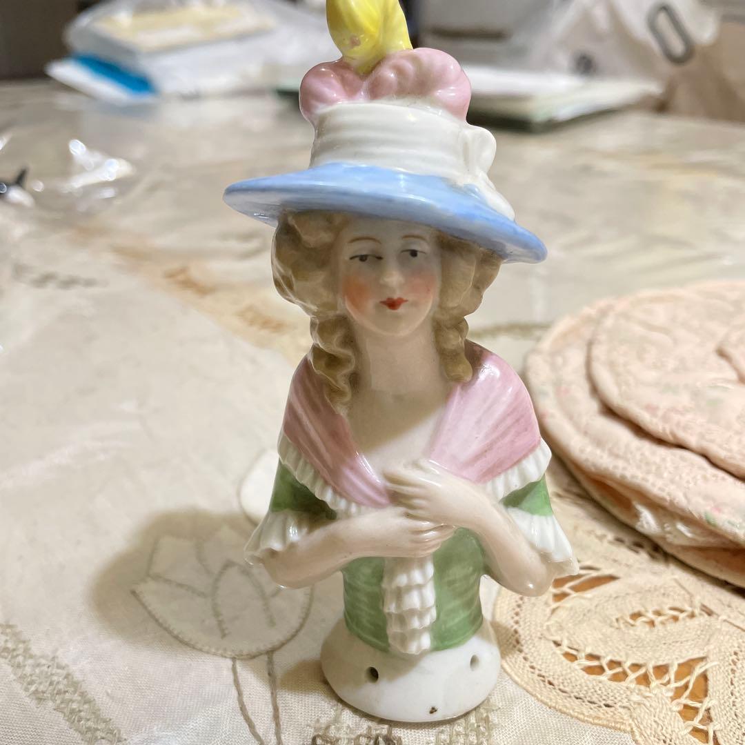 677イギリス、ハーフドール3セットハンカチケースも