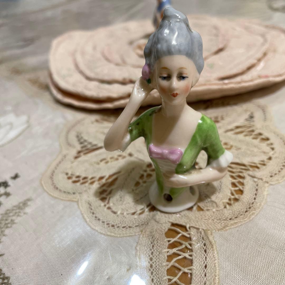 677イギリス、ハーフドール3セットハンカチケースも