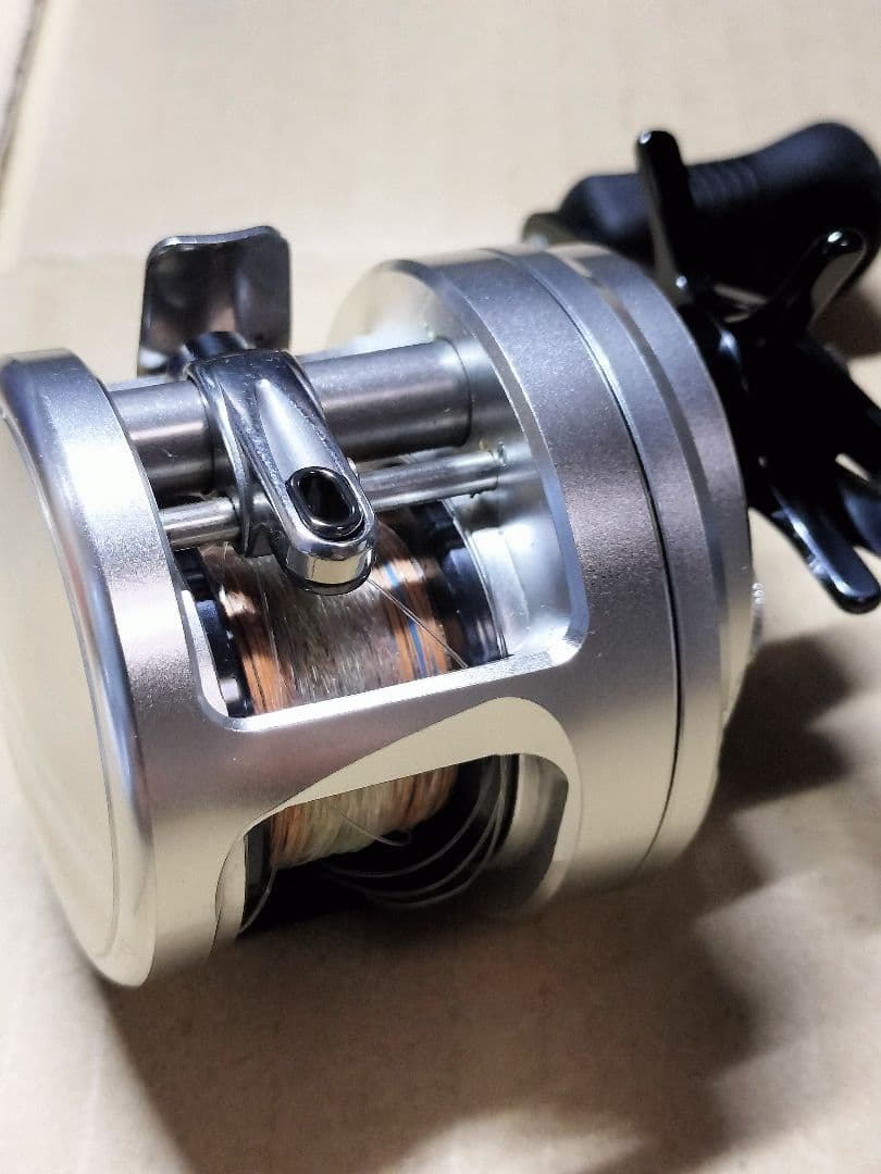 SHIMANO OCEA CALCUTTA 200PG ベイトリール　シマノ
