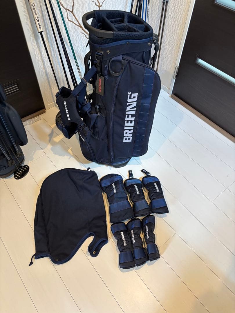 美品　ブリーフィング　スタンド　キャディバック　ヘッドカバー付