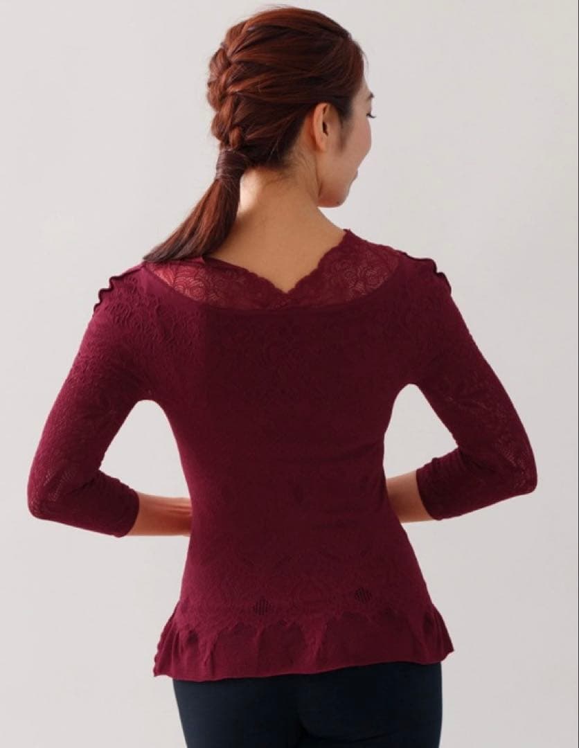 ノーソーイングニット　レースコンビペプラムニット　ワインレッド