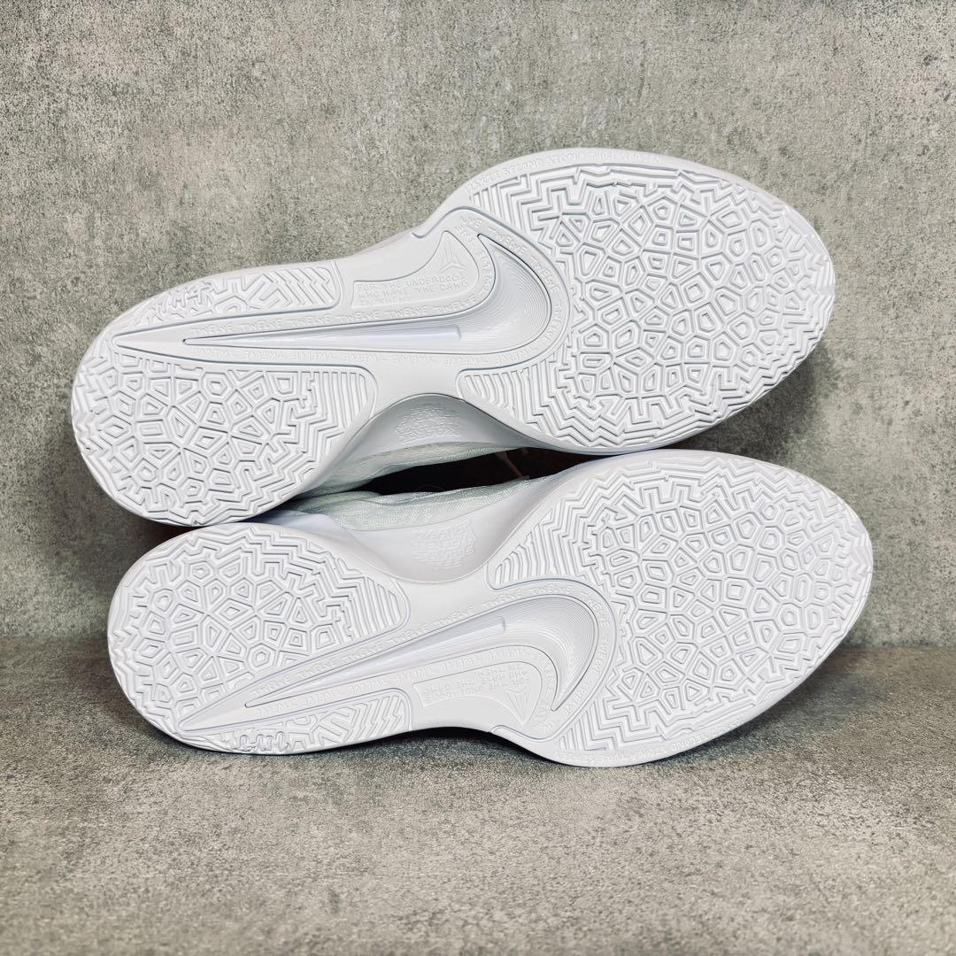 【新品未使用】タグ付✨NIKE バスケットボールシューズ 白 28.5cm