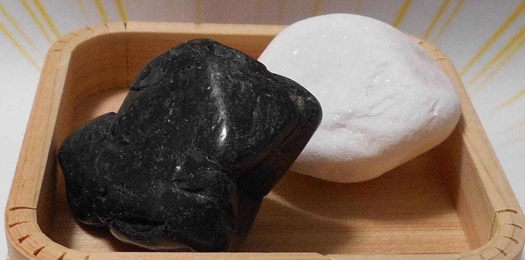 不思議　雷龍急転幸福　雷打ち黒龍珠石　雷打ち白龍珠石　超希少　現品１