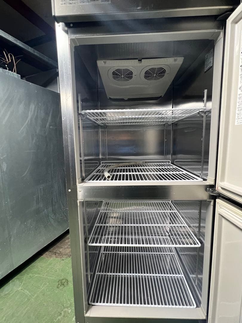 2013年 ホシザキ縦型冷凍庫 100V