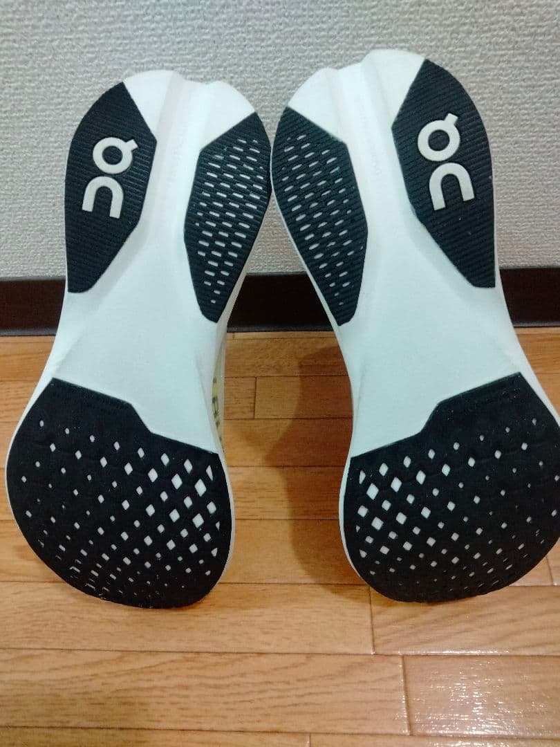 On(オン) CloudboomStrikels 25cm