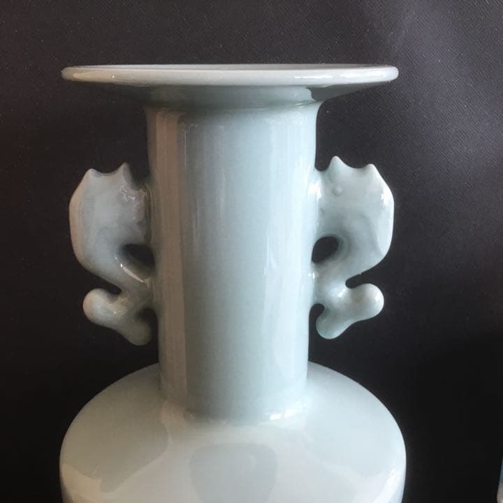 青瓷鯱耳　花入　諏訪蘇山　供箱