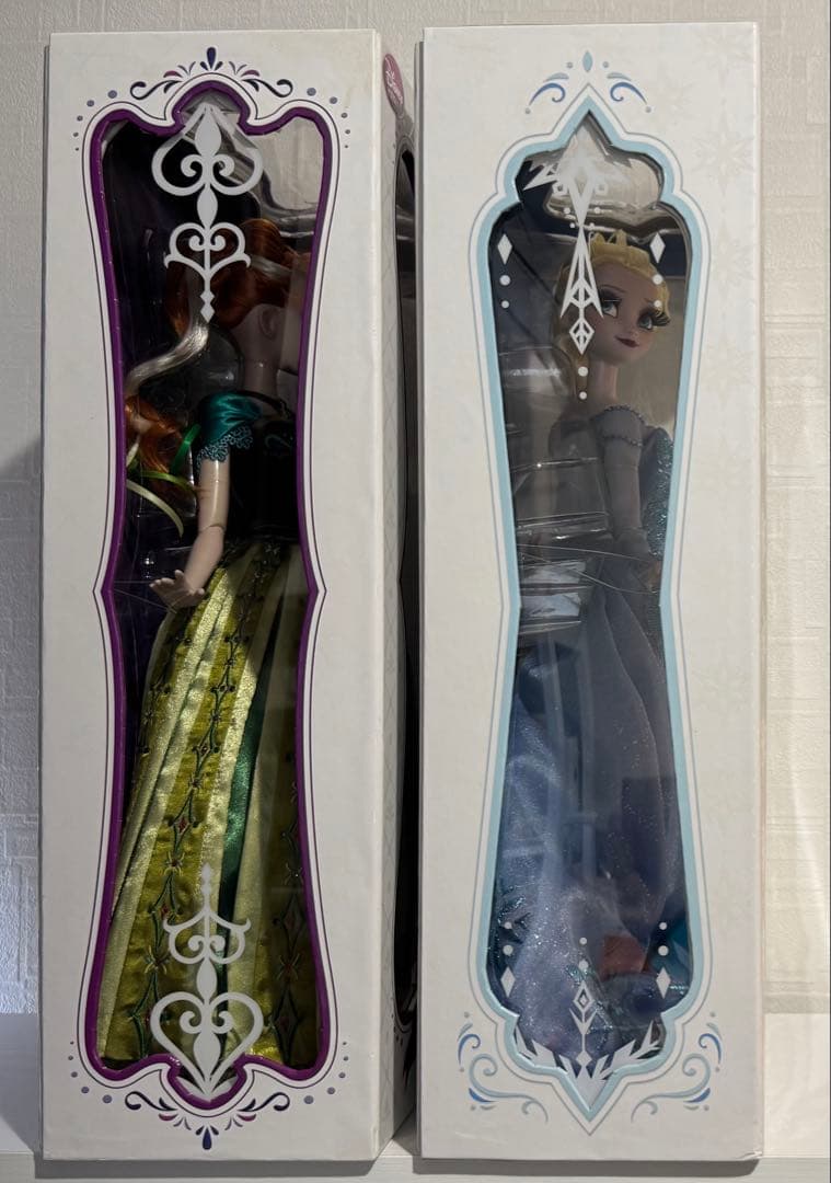 ディズニーストア アナと雪の女王 リミテッドドール アナ＆エルサ4体 日本未発売