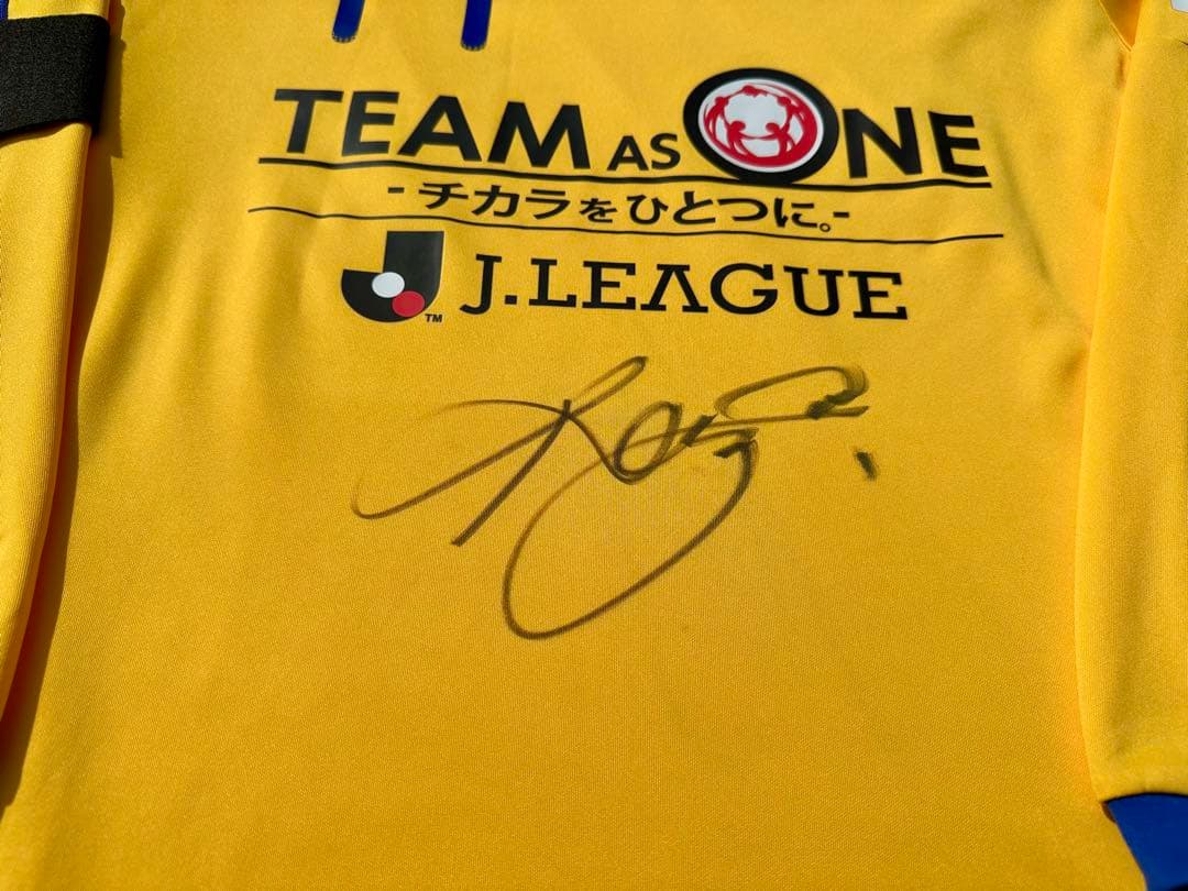 三浦知良　復興チャリティーマッチ　直筆サイン入り　ユニフォーム　KAZU 額装