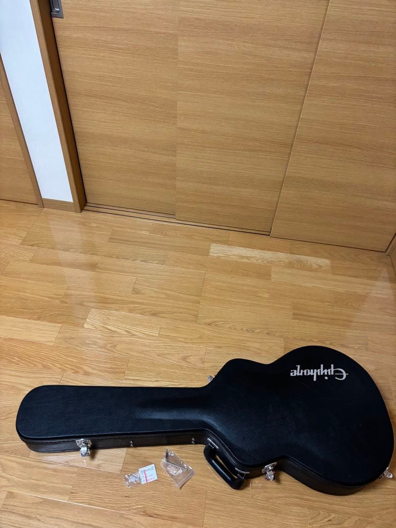 ピアレス製　06年casino ヴィンテージサンバースト　ハードケース付き