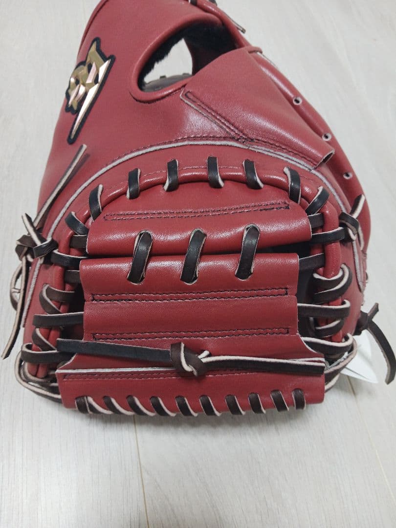 新品未使用　キャッチャーミット　軟式　ハイゴールド　己極シリーズ