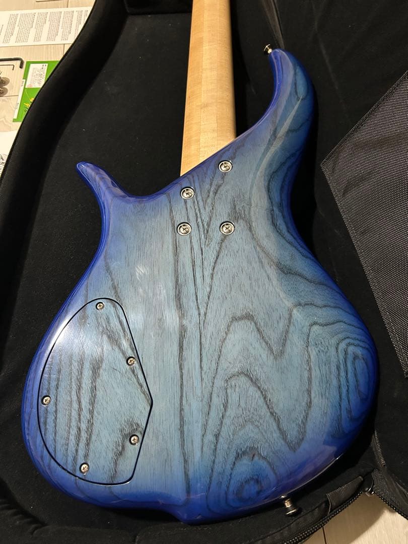 ベース F-bass BN5