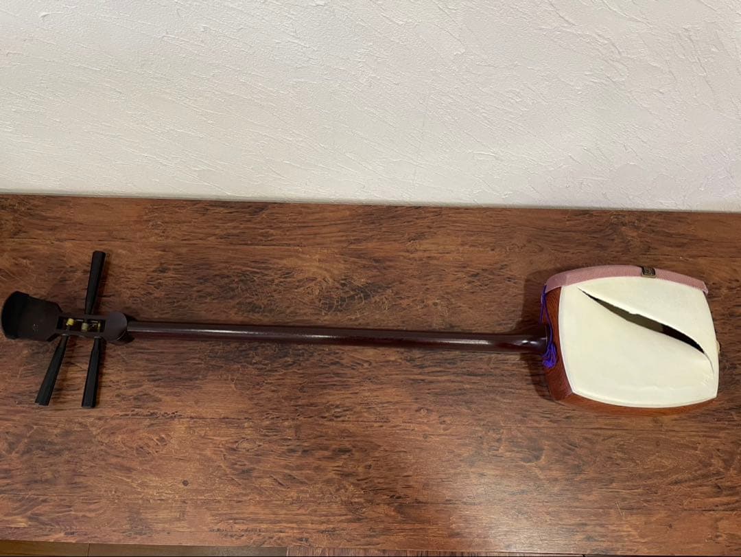 三味線　細棹　トチ紅木　子持ち綾杉胴　金細　二本溝