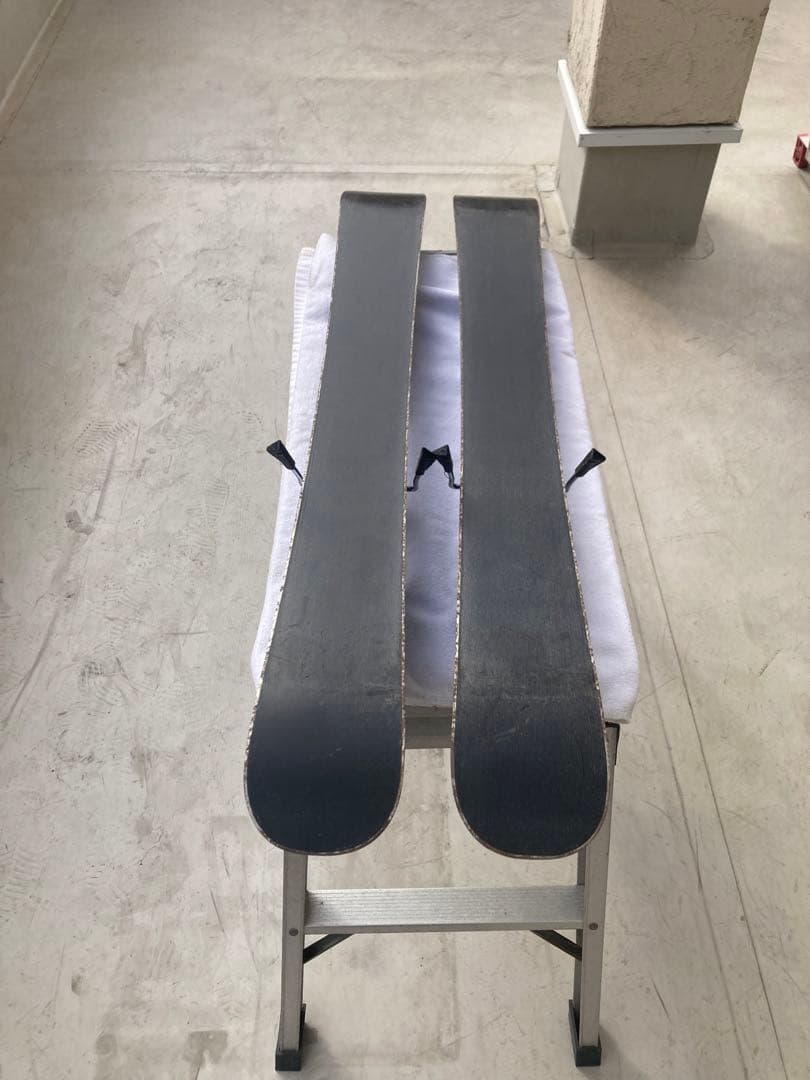 ショートスキー　(ファン)ボードと解放ビィンディング のセット　SALOMON青