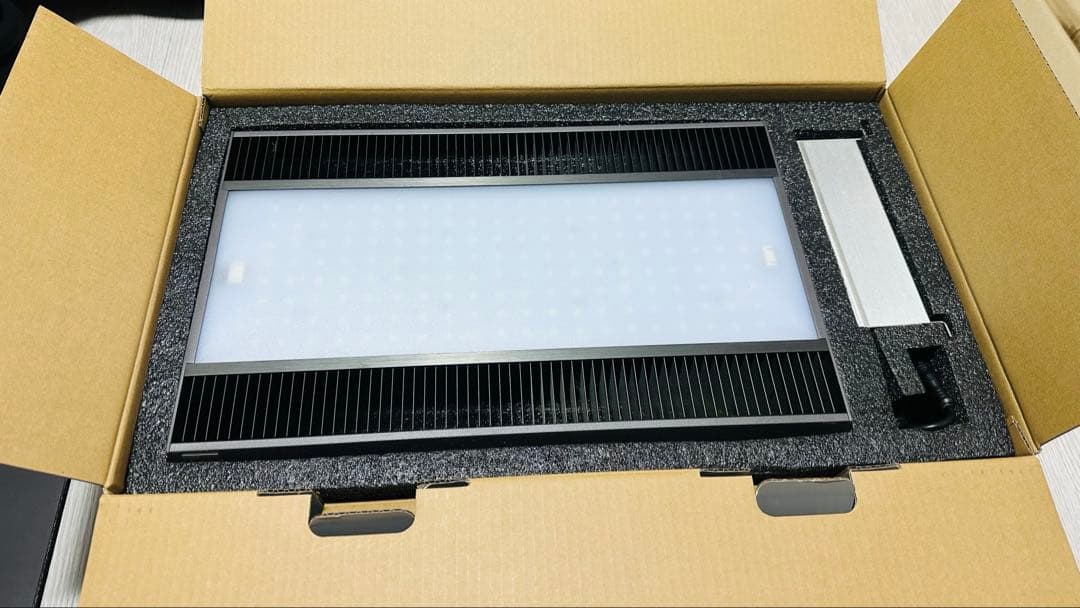 ADAソーラーRGB 水槽用 LEDライト