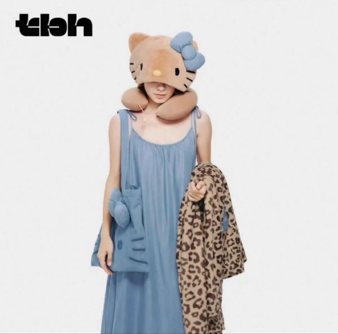 ハローキティ日焼 Hello Kitty tbh 海外限定 トラベルブランケット