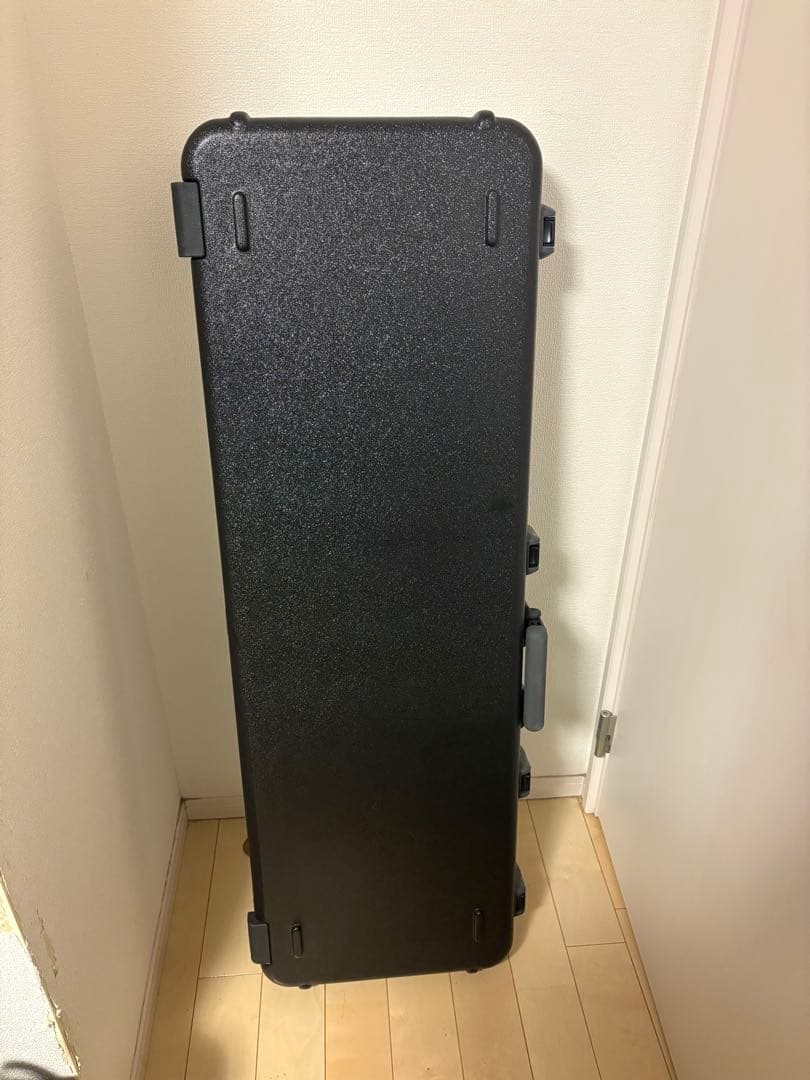 ベース Fender DELUXE MOLDED CASE Jazz bass
