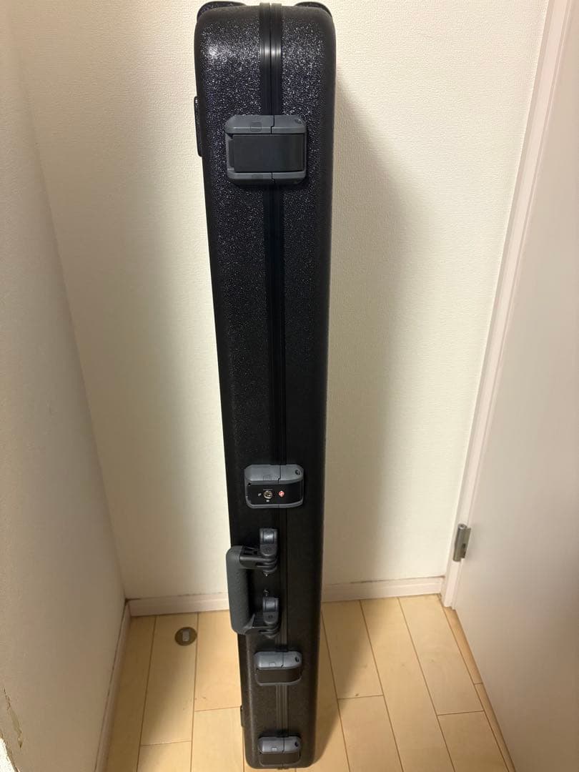 ベース Fender DELUXE MOLDED CASE Jazz bass