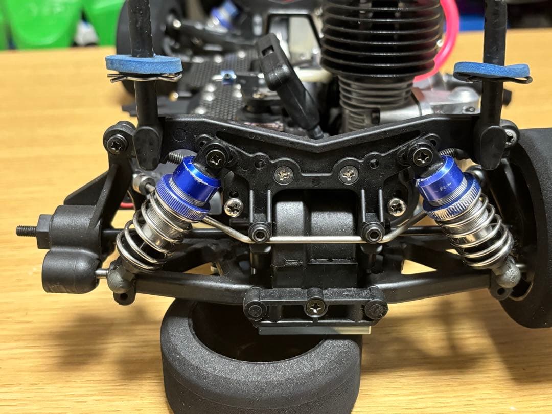 t*8様 京商FW05 エンジンラジコン