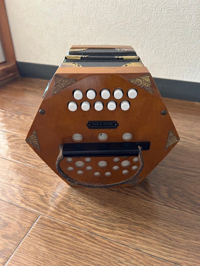 コンサーティーナ