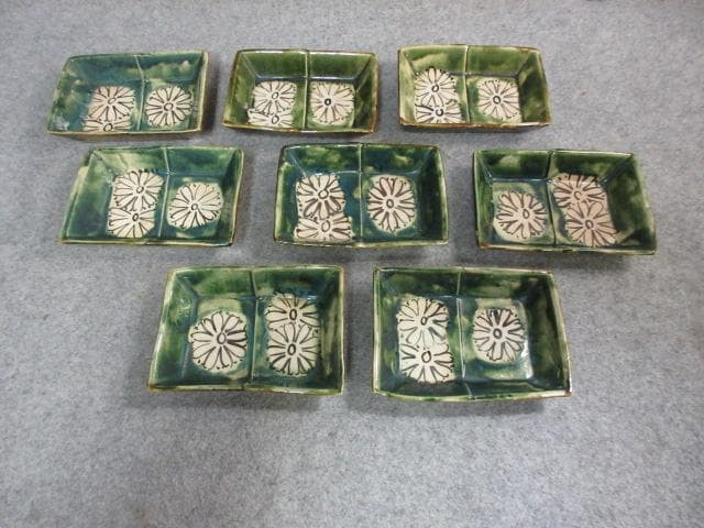 織部焼菊図角皿 8枚 [B24551]