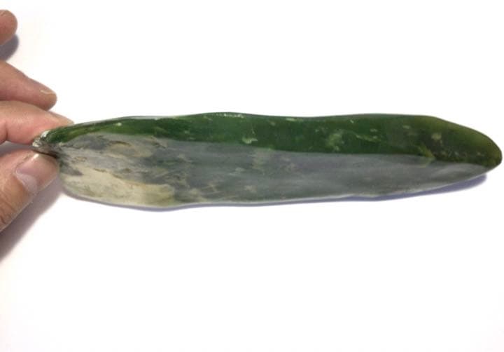 勉強用❗️90万円❗️ 糸魚川ロウカン翡翠鑑賞石　石の判断は困難です　極上贋作展示品