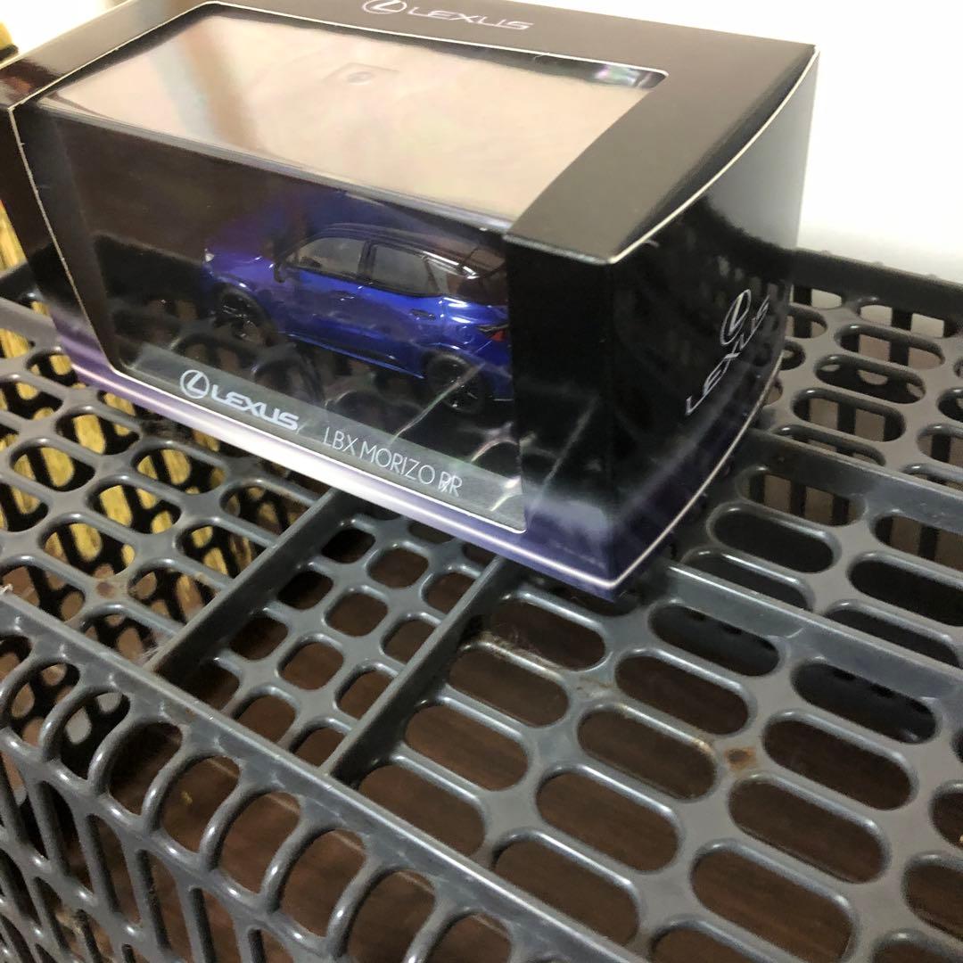 京商製　1/43 ミニカー レクサスLBX ブルー