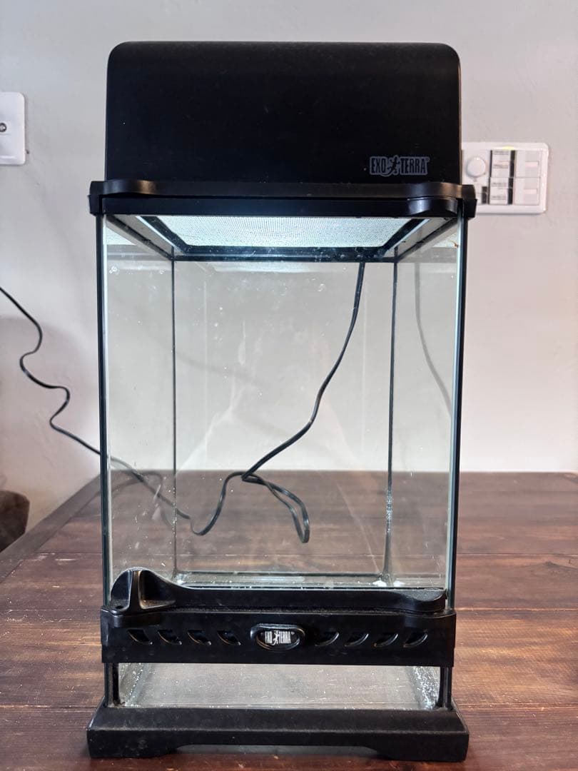 EXO TERRA LEDライト付き温室・ショーケース