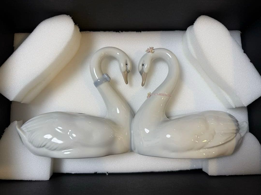 （ヨシカネ）正規品　LLADRO エンドレスラブ