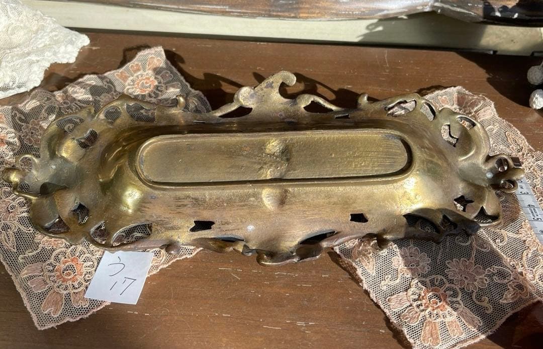 35【う17】　フランス　アンティーク　ブロンズ　ペン置き 小物入れ トレー