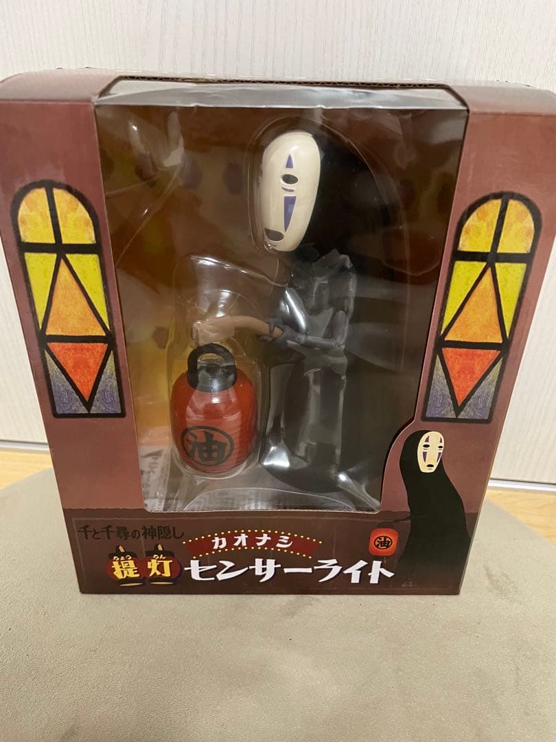 ジブリ　千と千尋の神隠し　カオナシ センサーライト　提灯　新品