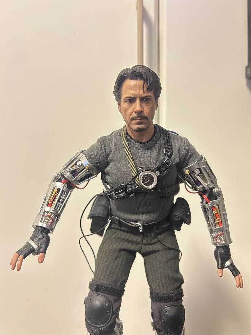 Hot Toys Tony Stark Mark I フィギュア