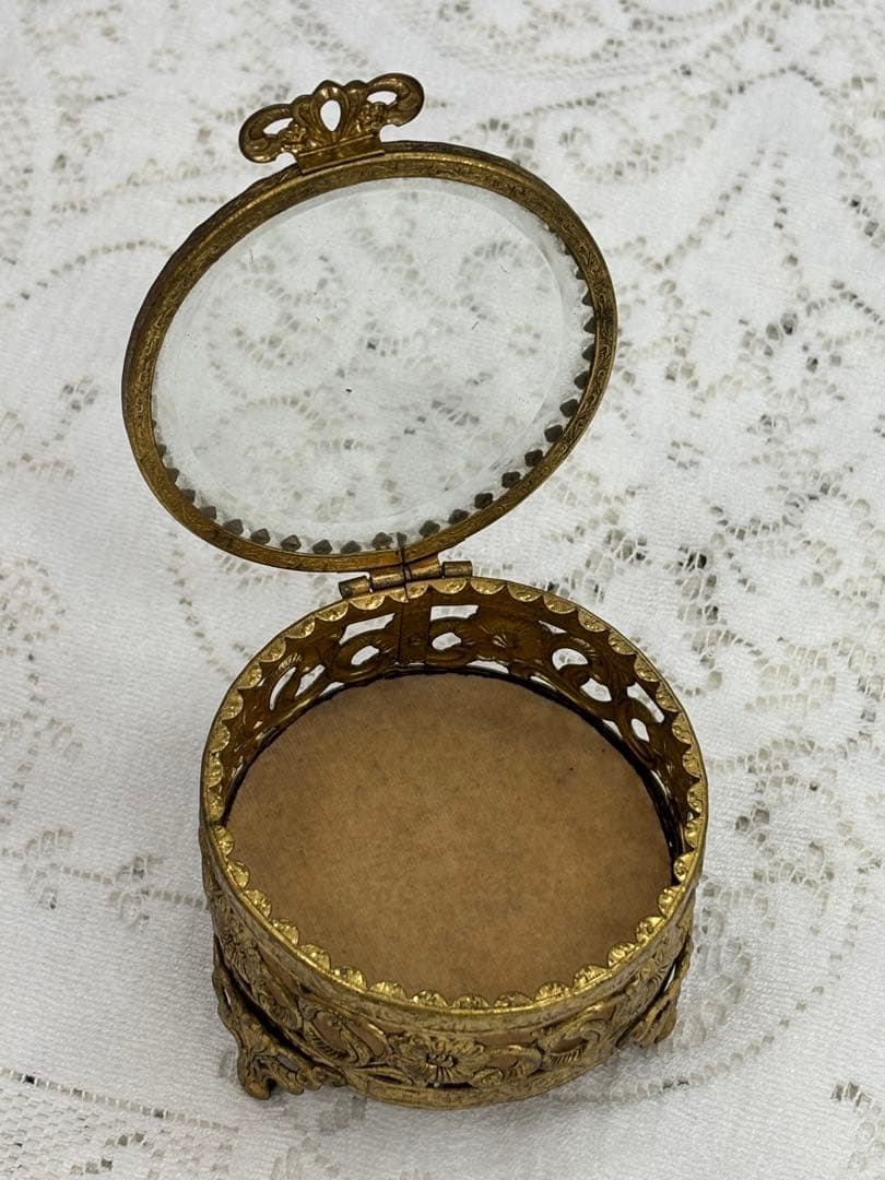 ⭕️お得なSET アンティーク小物入れとドール、ボタンセット