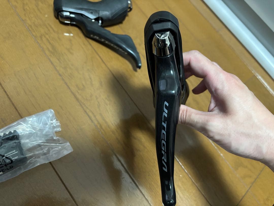 シマノULTEGRA ST-R8020 油圧キャリパーと sti 11速