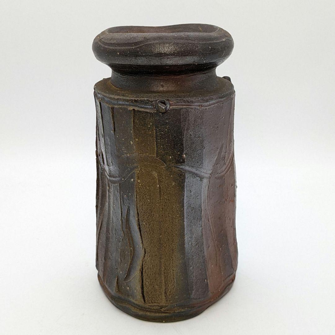 西川政美 備前焼 三角面取擂座花入 共箱共布栞 花器 花瓶 フラワーベース 置物