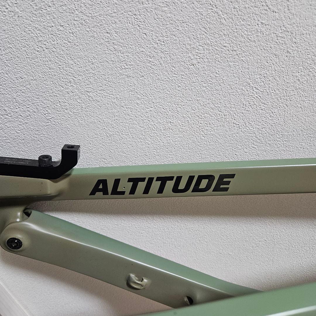Mサイズ Altitude Carbon rockymountain