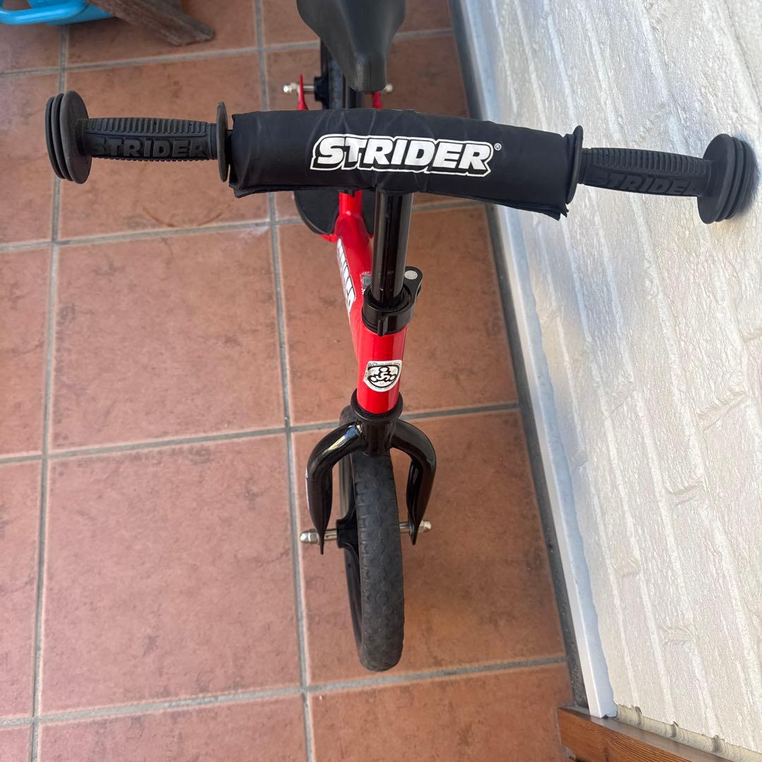 【美品】 STRIDER ストライダー スポーツモデル バランスバイク レッド