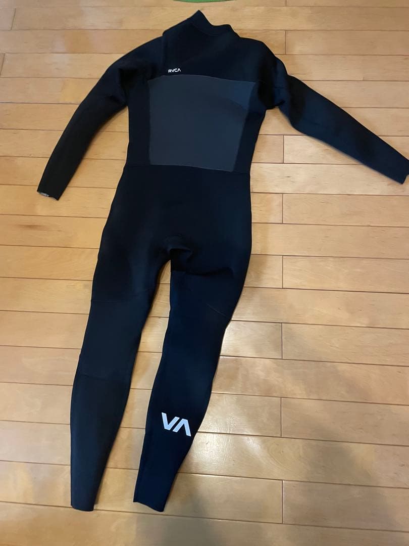 や*す様 【期間セール】RVCAルーカ ブラック フルスーツ　サイズＭＬ 3ミリ