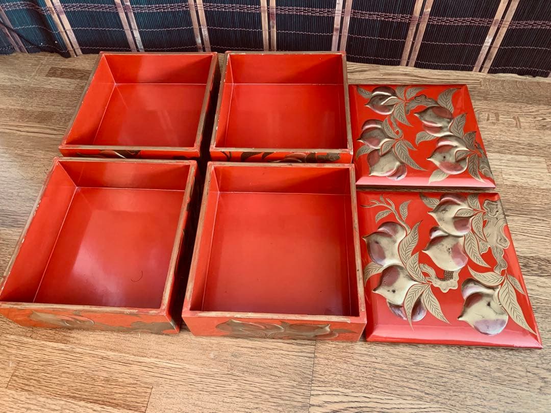 重箱　四段　共箱付