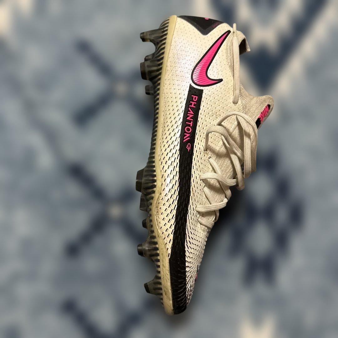Nike サッカースパイク　FG ファントムGT ホワイト/ピンク