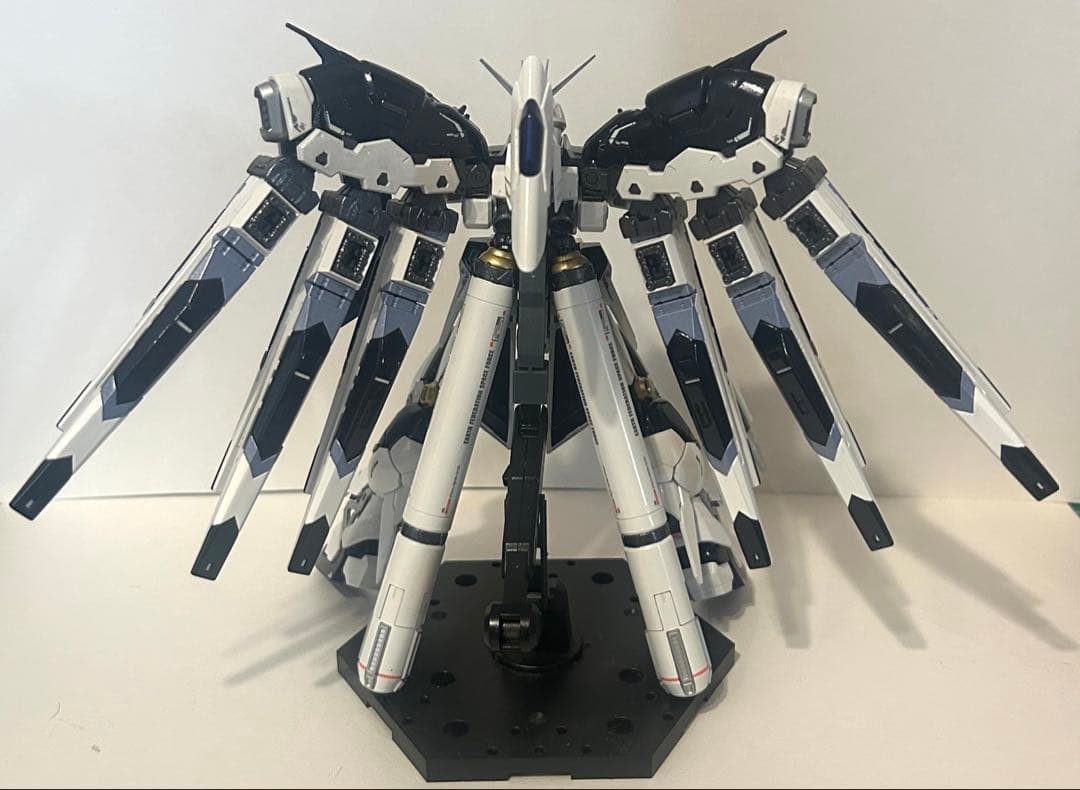 RGハイニューガンダム完成品 全塗装
