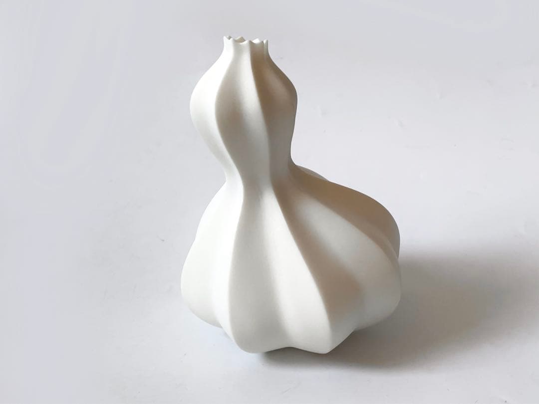 陶芸家　作家物　人気作家　若杉聖子　白磁　一輪挿し　花入　花瓶　共箱