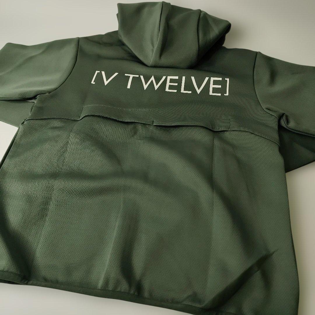 半額！※新品未使用タグ付き※パーカー