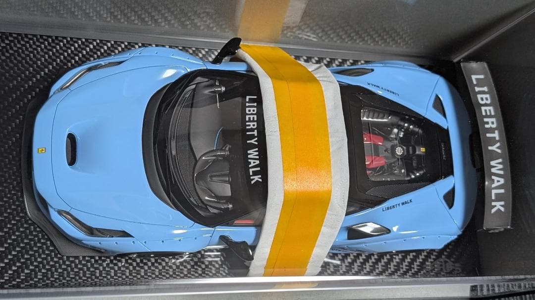 1/18 VIP Scale Model Ferrari フェラーリ F8