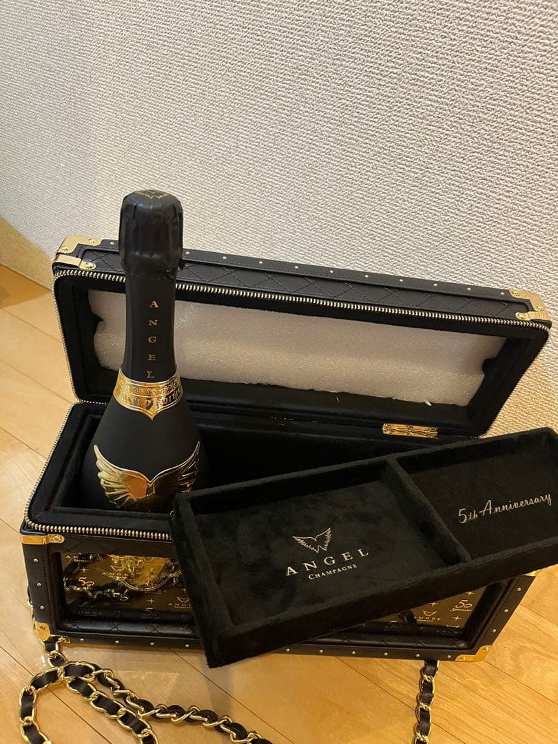 【新品未使用】ANGEL CHAMPAGNEレザージップ 5 周年記念モデル